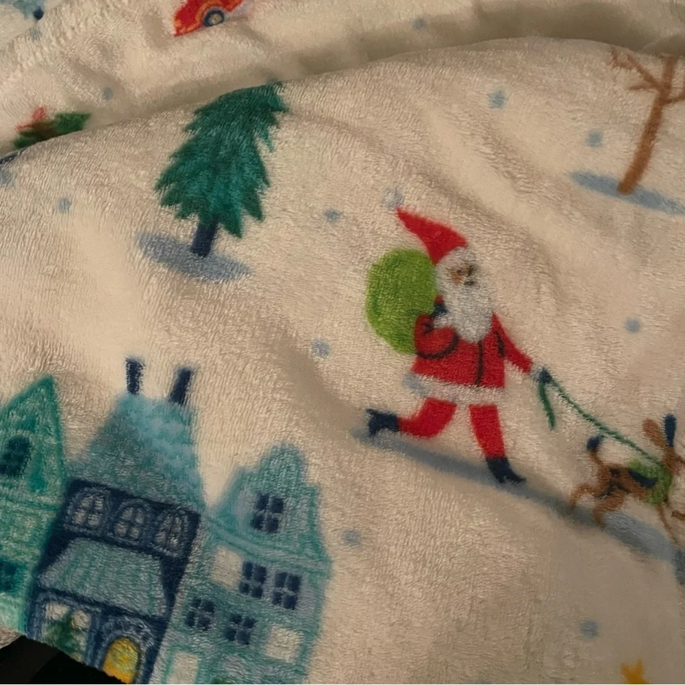 2024 Target Wondershop Holiday Plush Throw Blanket